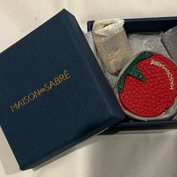 NIB MAISON de SABRE' 🍅 Tomato, Red and Green Leather AirTag Fruit Charm - Picture 1 of 2